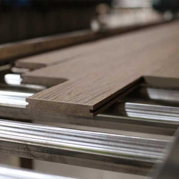 Fabricant de bois composite : une innovation durable et esthétique